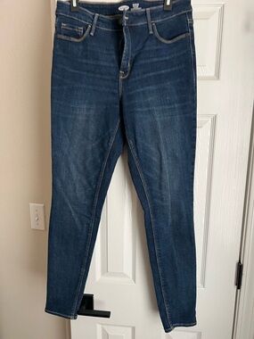 Old Navy Skinny Jeans in Dark Blue Wash
